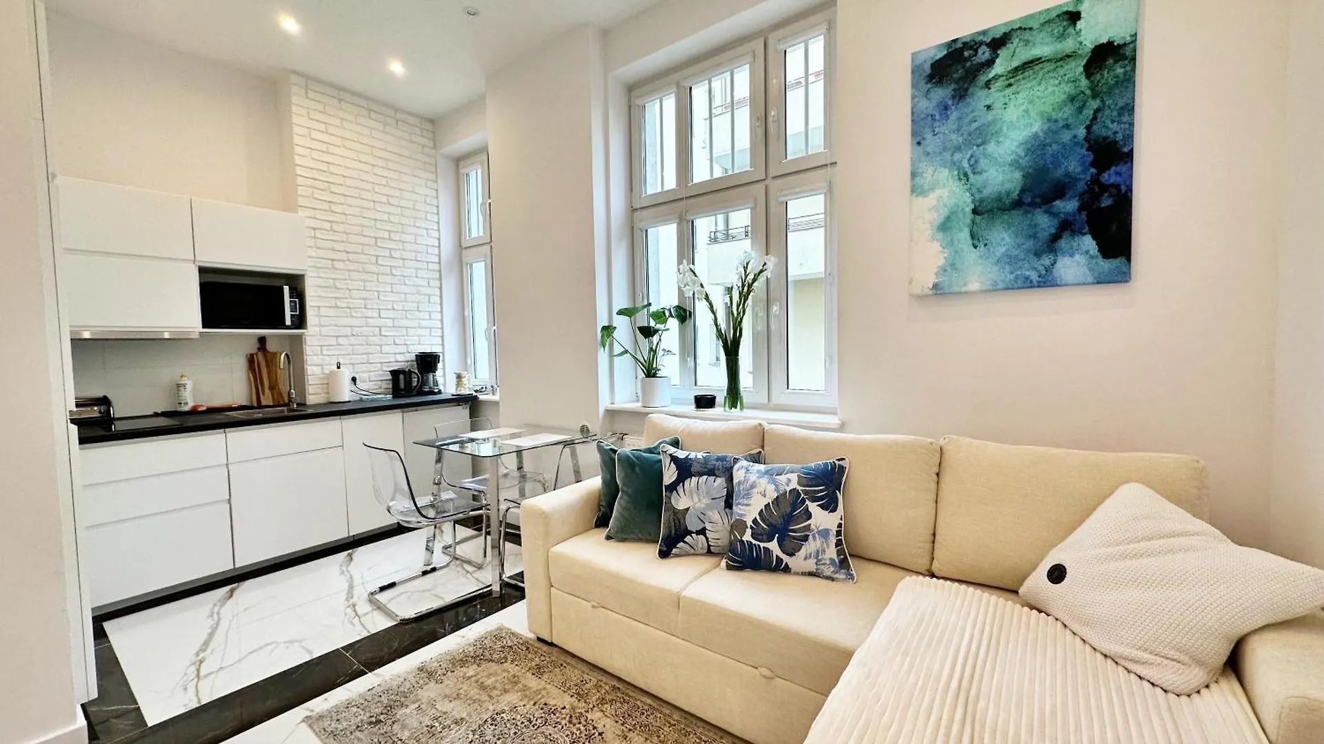 Yonekawa, Canvas Corner, Parking, 250 M Plaza Sopot Apartment